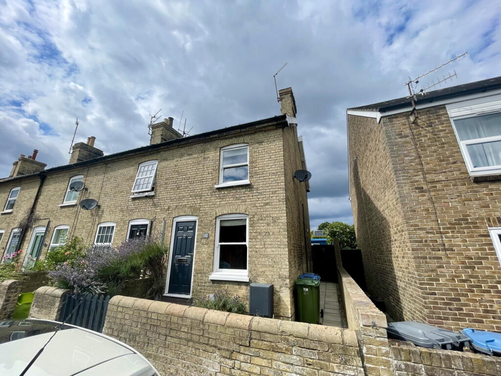 2 bed End of Terrace for rent in Saxmundham. From Jennie Jones Estate Agents - Saxmundham & Suffolk Heritage Coast