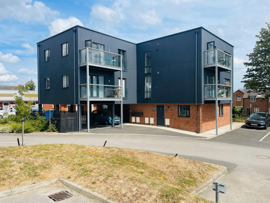 2 bed 1st Floor Flat for rent in Leiston. From Jennie Jones Estate Agents - Saxmundham & Suffolk Heritage Coast 2 bed 1st Floor Flat for rent in Leiston. From Jennie Jones Estate Agents - Saxmundham & Suffolk Heritage Coast