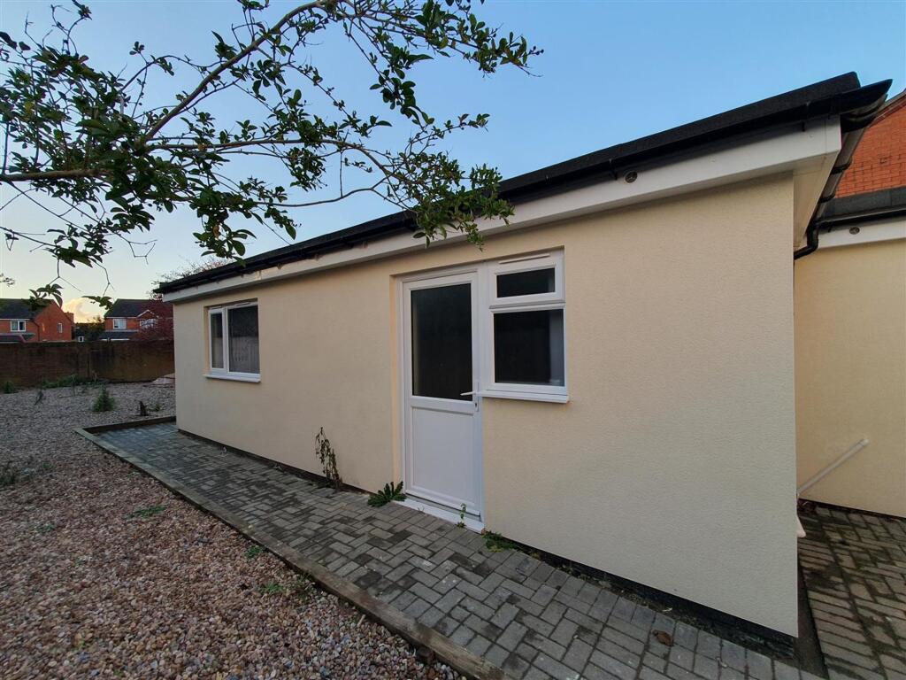 1 bed 1st Floor Flat for rent in Coalville. From Sinclair Estate Agents - Shepshed