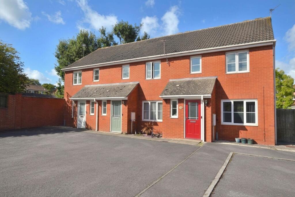 3 bed Mid Terraced House for rent in Shepshed. From Sinclair Estate Agents - Shepshed