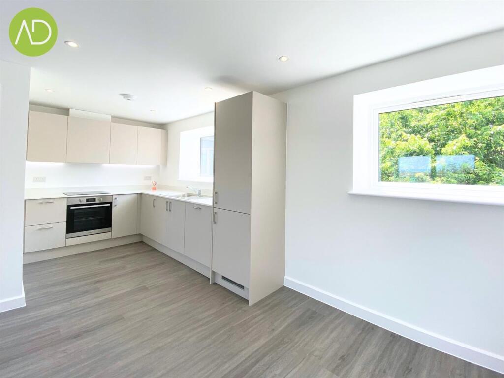 2 bed Apartment for rent in Hoddesdon. From Anthony Davies - Hoddesdon