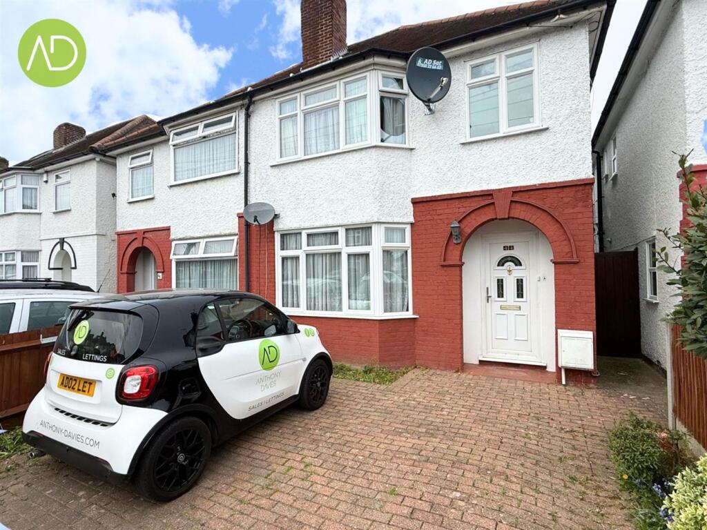 3 bed Semi Detached for rent in Hoddesdon. From Anthony Davies - Hoddesdon