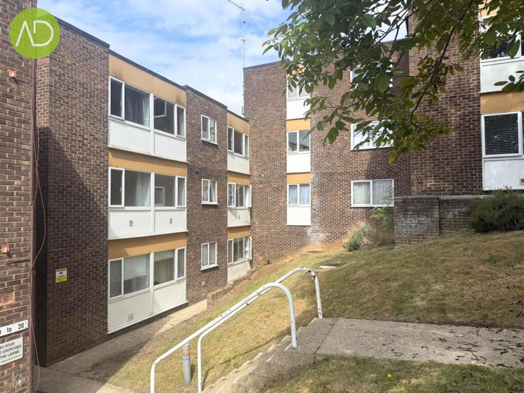 2 bed Apartment for rent in Hoddesdon. From Anthony Davies - Hoddesdon