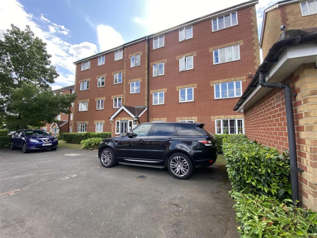 2 bed Apartment for rent in Hoddesdon. From Anthony Davies - Hoddesdon