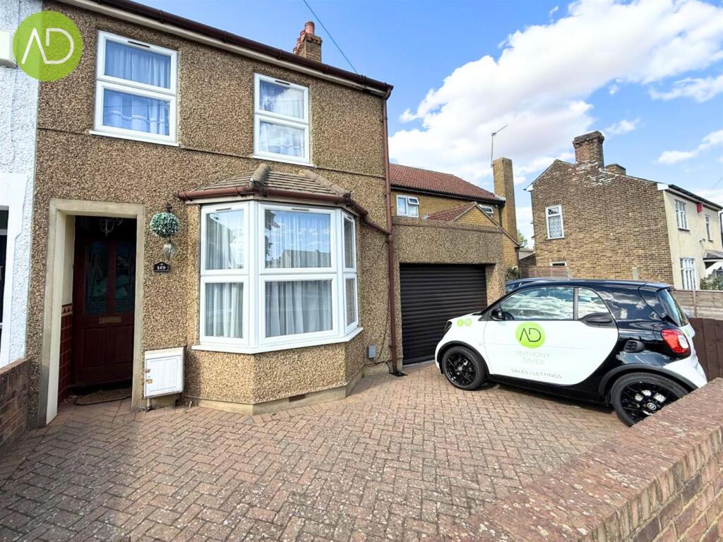 3 bed End of Terrace for rent in Waltham Cross. From Anthony Davies - Hoddesdon