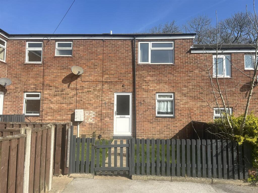 4 bed Mid Terraced House for rent in Hull. From Symonds & Greenham - Hull