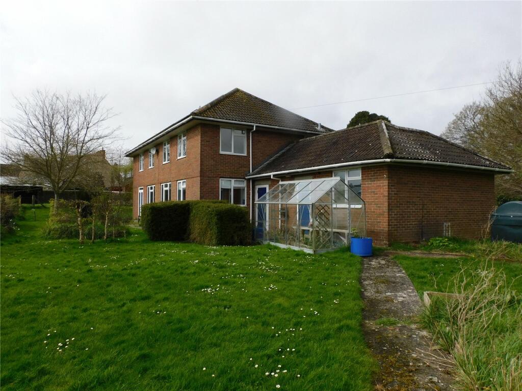 3 bed Detached House for rent in Templecombe. From Greenslade Taylor Hunt - Yeovil