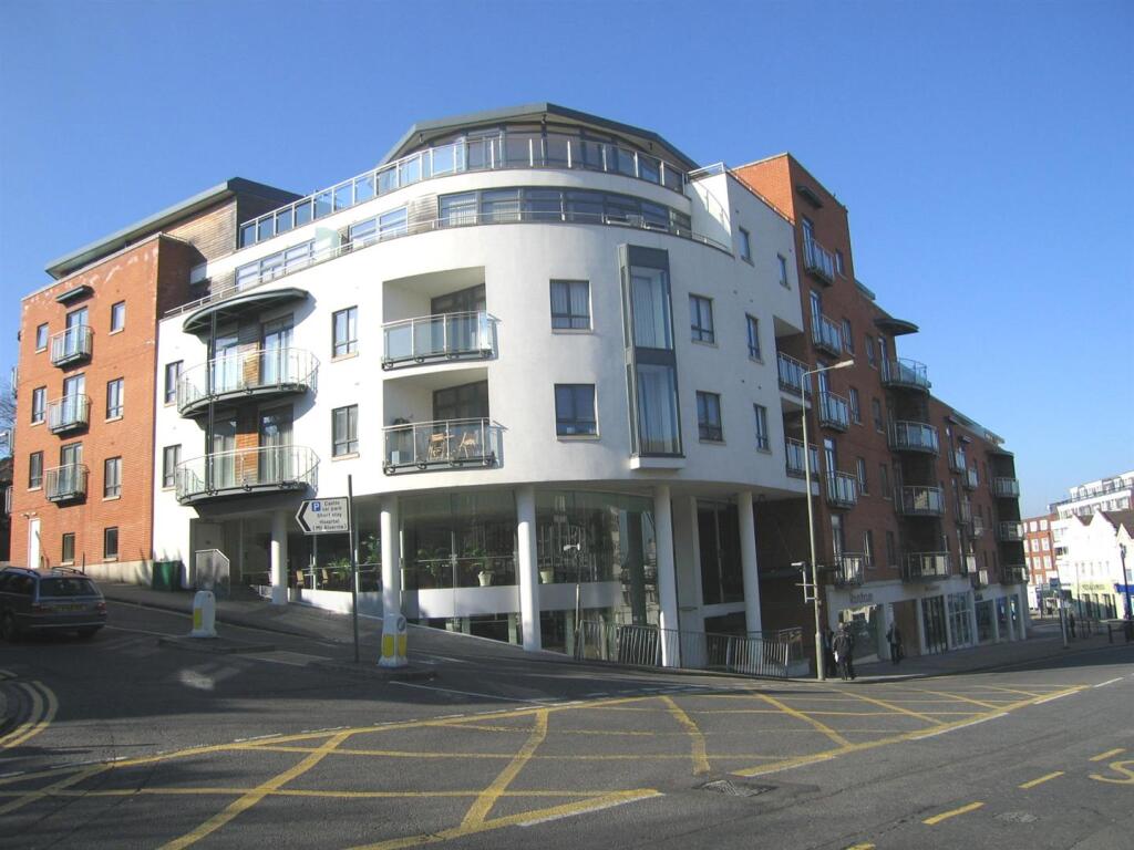 1 bed 1st Floor Flat for rent in Guildford. From Howard Morley & Sons - Guildford