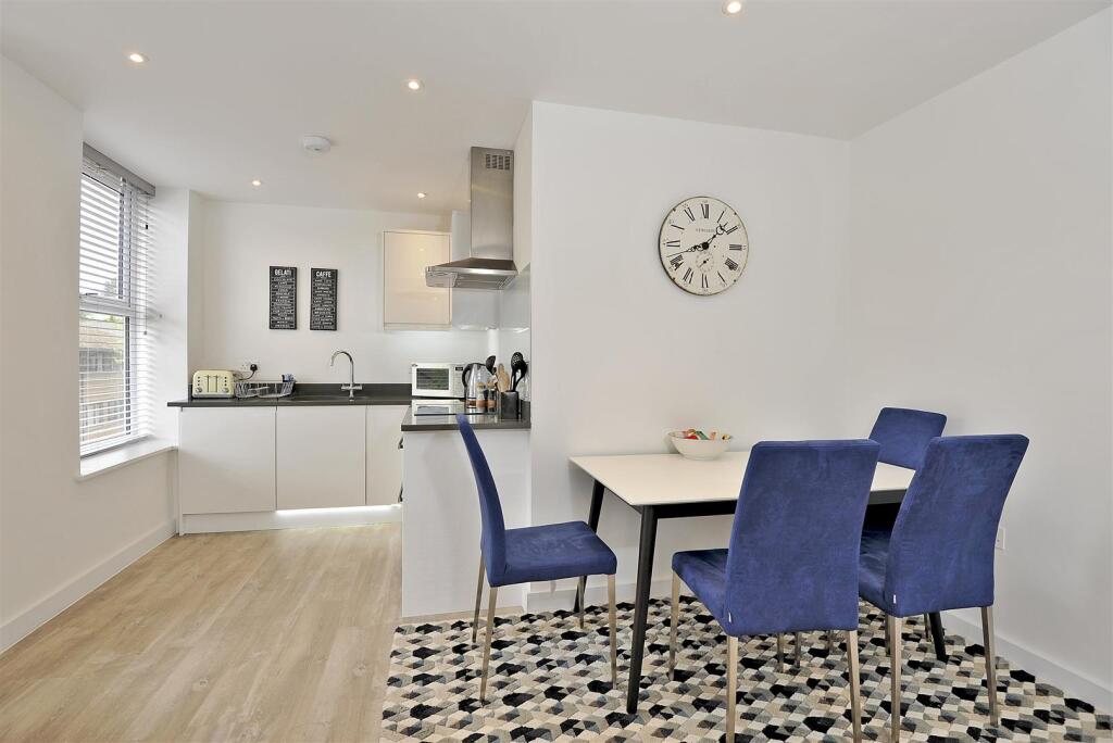 2 bed 1st Floor Flat for rent in Guildford. From Howard Morley & Sons - Guildford