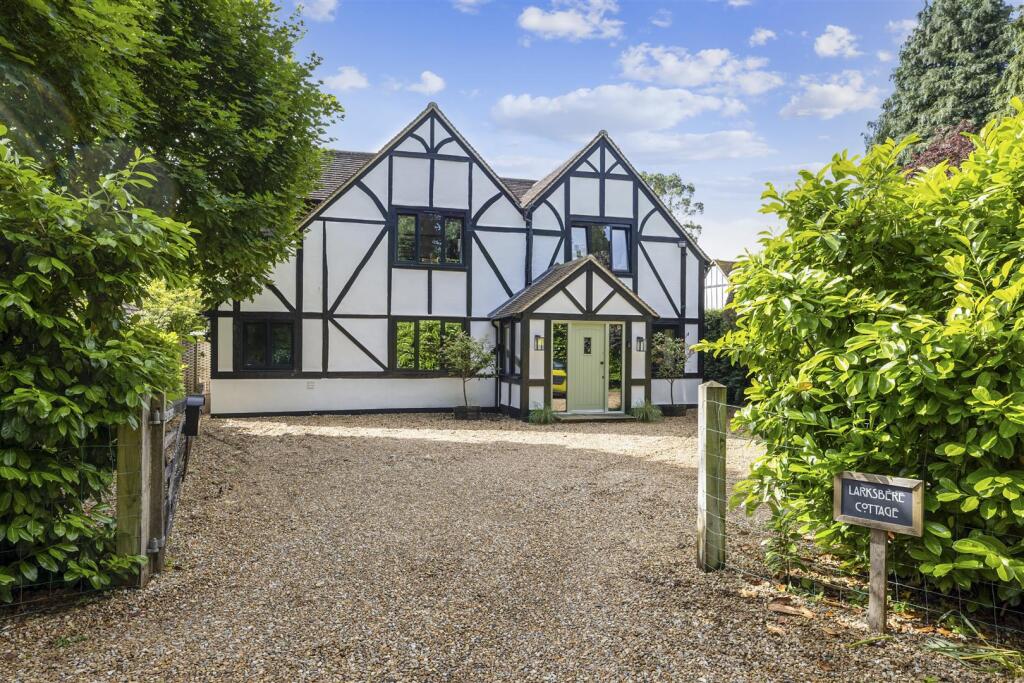 5 bed Detached for rent in Binscombe. From Howard Morley & Sons - Guildford