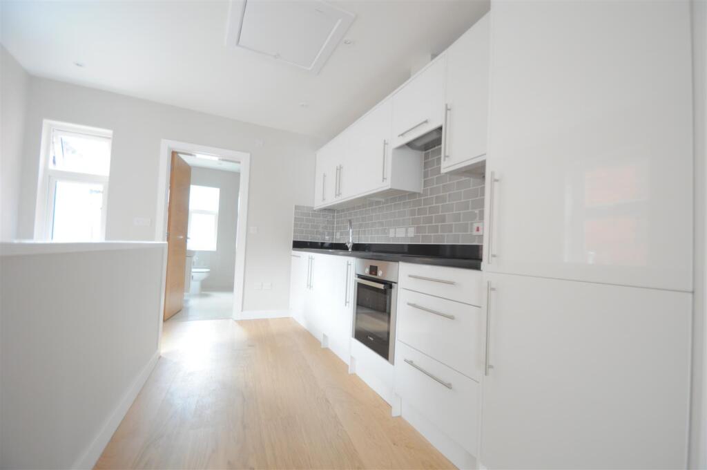 1 bed Apartment for rent in Guildford. From Howard Morley & Sons - Guildford