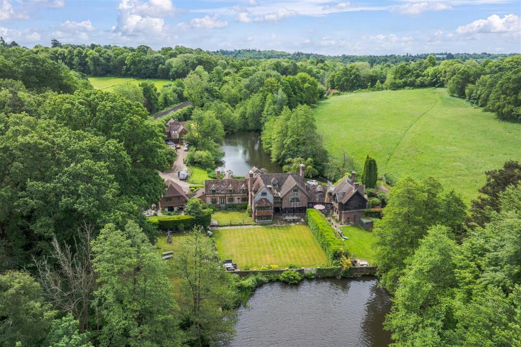 6 bed Detached for rent in Witley. From Howard Morley & Sons - Guildford