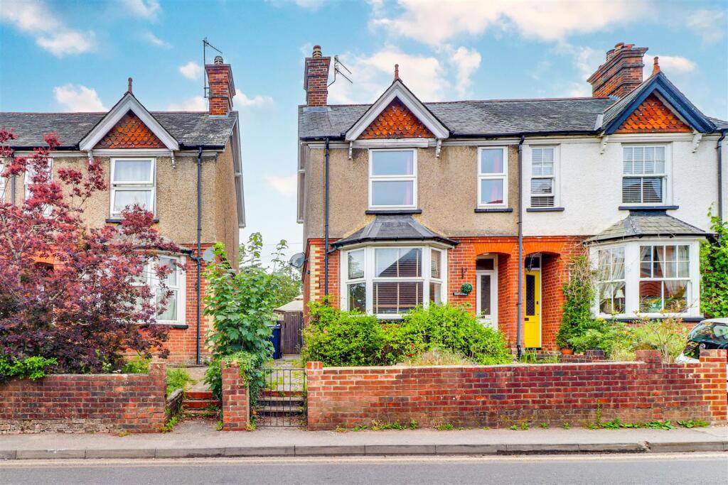 3 bed Detached for rent in Elmbridge Village. From Howard Morley & Sons - Guildford 3 bed Detached for rent in Elmbridge Village. From Howard Morley & Sons - Guildford