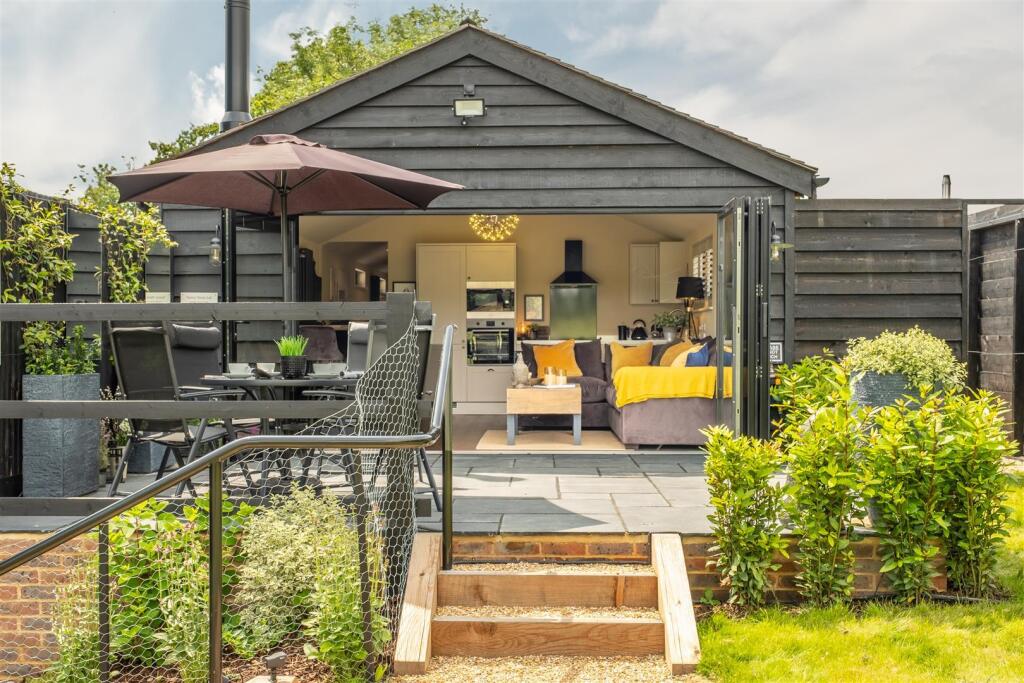 2 bed Detached for rent in Ewhurst. From Howard Morley & Sons - Guildford