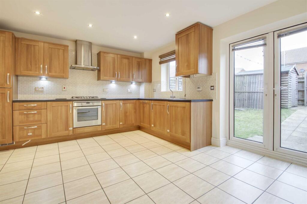 4 bed Town House for rent in Milton Keynes. From Cauldwell Property Services - Milton Keynes