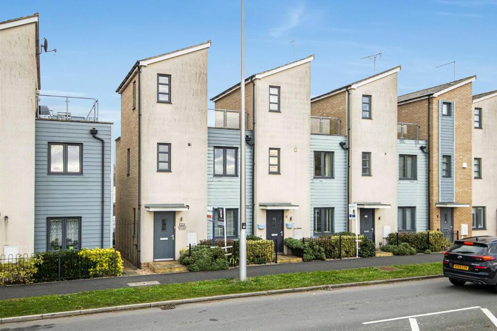 3 bed Town House for rent in Haversham. From Cauldwell Property Services - Milton Keynes