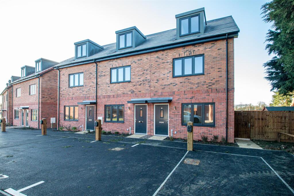 3 bed Semi Detached for rent in . From Cauldwell Property Services - Milton Keynes