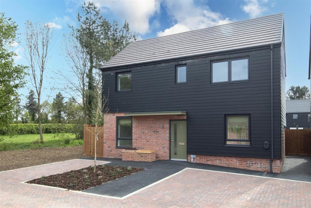 3 bed Semi Detached for rent in . From Cauldwell Property Services - Milton Keynes