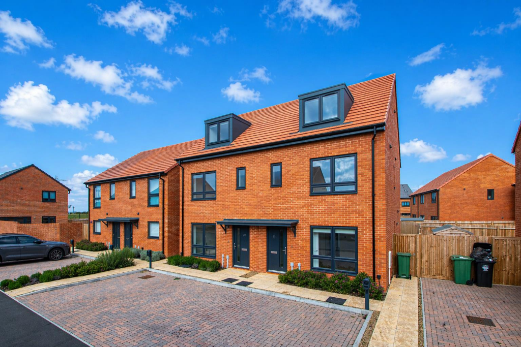 4 bed Semi Detached for rent in . From Cauldwell Property Services - Milton Keynes