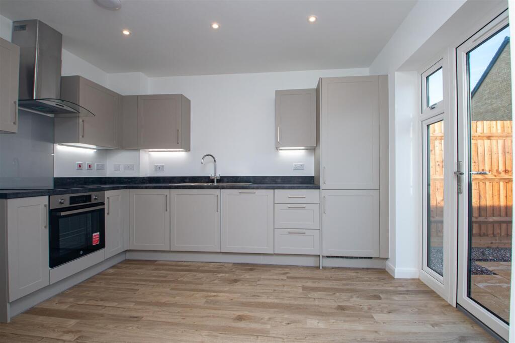 3 bed Town House for rent in . From Cauldwell Property Services - Milton Keynes 3 bed Town House for rent in . From Cauldwell Property Services - Milton Keynes