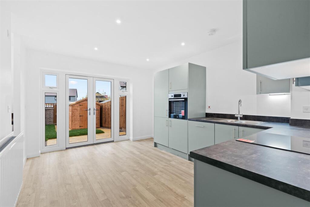 4 bed Mid Terraced House for rent in . From Cauldwell Property Services - Milton Keynes