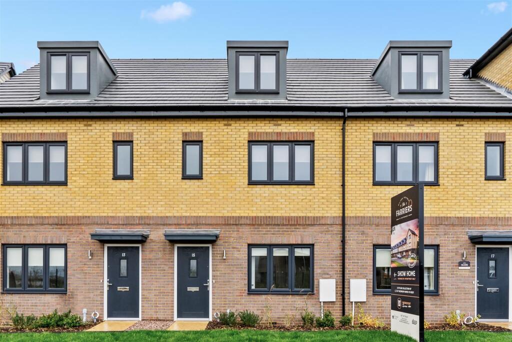 4 bed Mid Terraced House for rent in . From Cauldwell Property Services - Milton Keynes