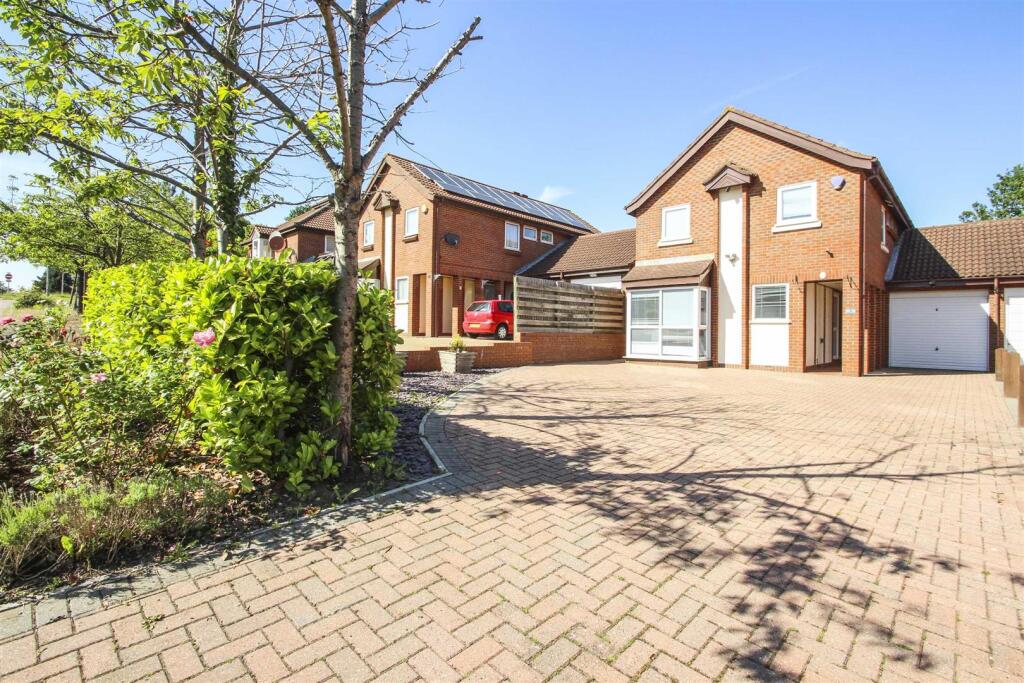 4 bed Detached for rent in Milton Keynes. From Cauldwell Property Services - Milton Keynes