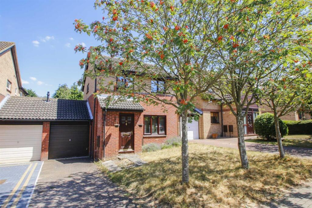 3 bed Detached for rent in Milton Keynes. From Cauldwell Property Services - Milton Keynes