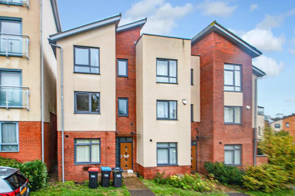4 bed Town House for rent in Bletchley. From Cauldwell Property Services - Milton Keynes 4 bed Town House for rent in Bletchley. From Cauldwell Property Services - Milton Keynes