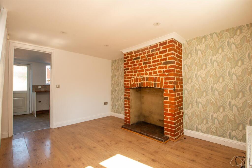 2 bed Mid Terraced House for rent in Milton Keynes. From Cauldwell Property Services - Milton Keynes