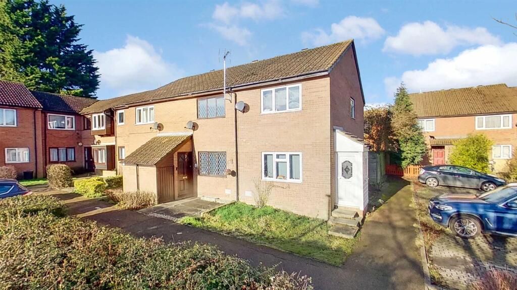 2 bed Mid Terraced House for rent in Calverton. From Cauldwell Property Services - Milton Keynes 2 bed Mid Terraced House for rent in Calverton. From Cauldwell Property Services - Milton Keynes