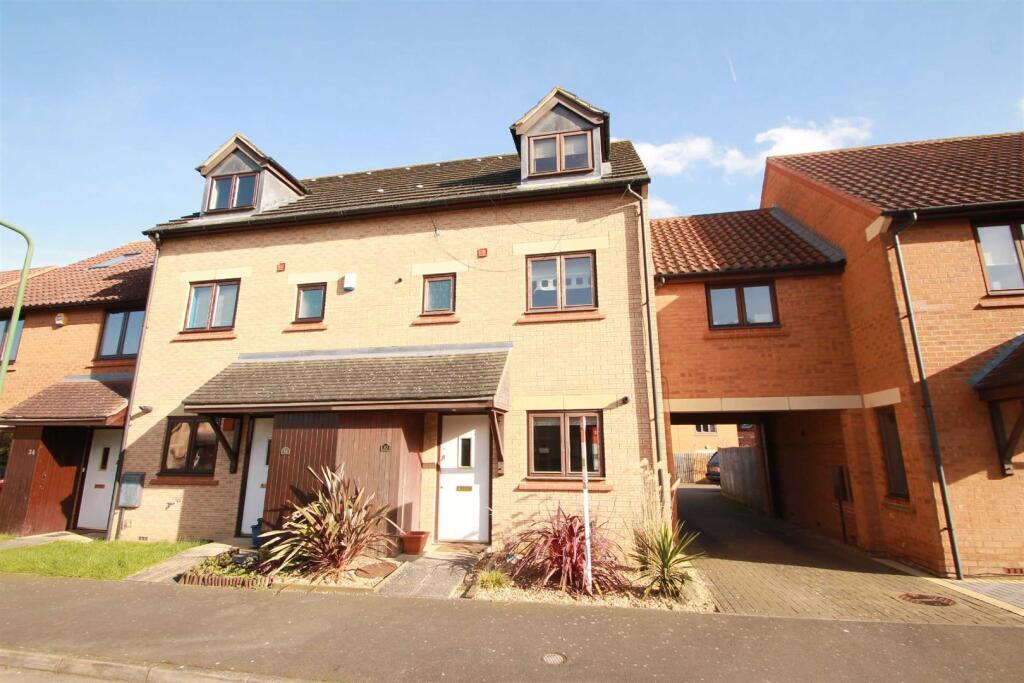 4 bed Town House for rent in Whaddon. From Cauldwell Property Services - Milton Keynes