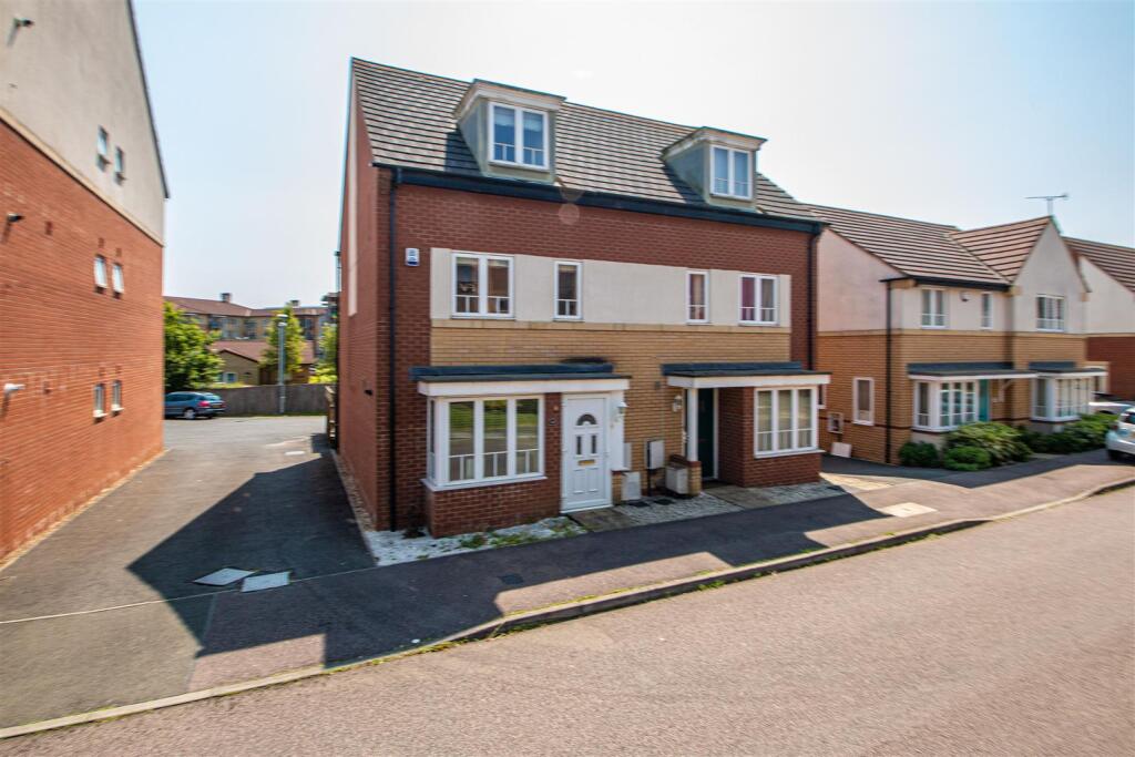 4 bed Town House for rent in Milton Keynes. From Cauldwell Property Services - Milton Keynes