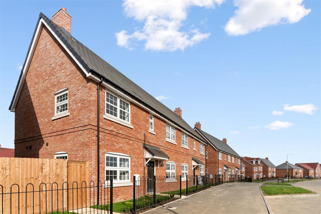 3 bed Detached for rent in Panfield. From Cauldwell Property Services - Milton Keynes