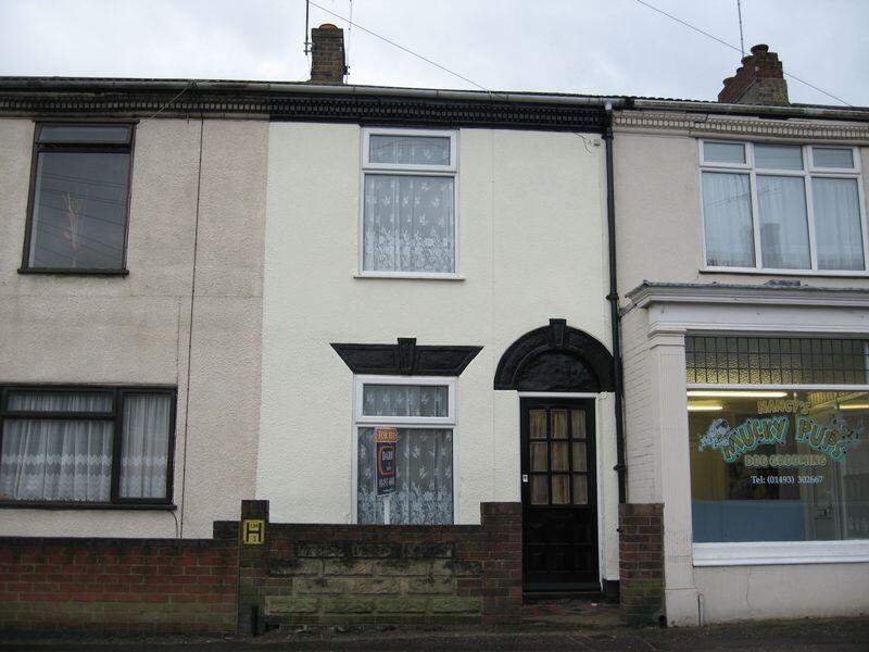 2 bed Mid Terraced House for rent in Gorleston-on-Sea. From Darby & Liffen - Gorleston On Sea