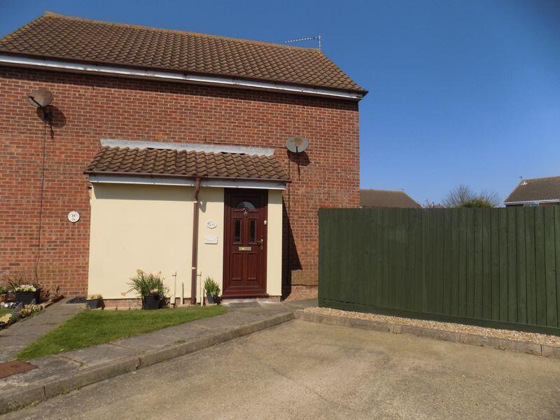 1 bed Mid Terraced House for rent in Caister-on-Sea. From Darby & Liffen - Gorleston On Sea 1 bed Mid Terraced House for rent in Caister-on-Sea. From Darby & Liffen - Gorleston On Sea