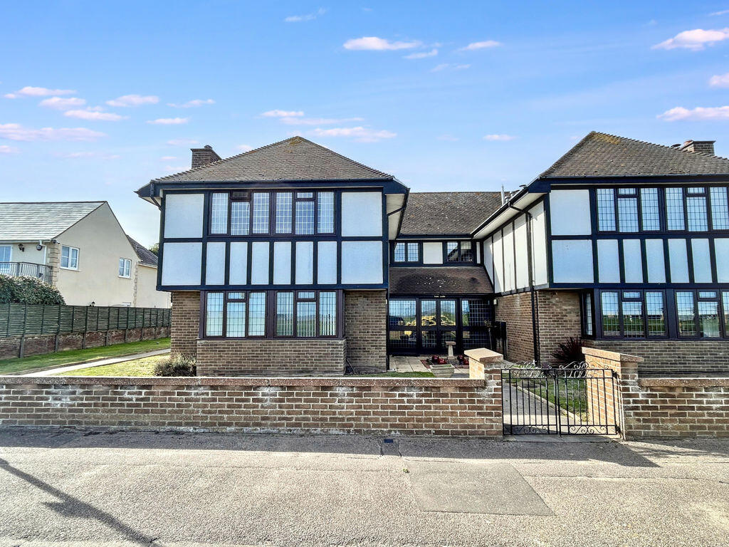 2 bed Apartment for rent in Gorleston-on-Sea. From Darby & Liffen - Gorleston On Sea