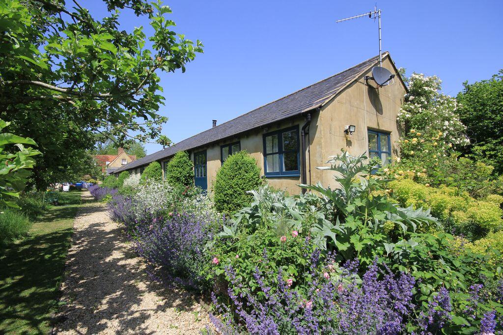 3 bed Barn Conversion for rent in Chearsley. From Colombs Estate Agents - Thame
