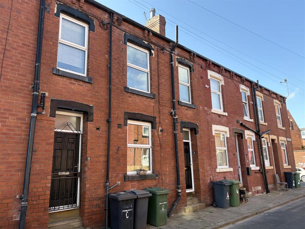 2 bed Mid Terraced House for rent in Leeds. From Local Properties Estate Agents - Birstall 2 bed Mid Terraced House for rent in Leeds. From Local Properties Estate Agents - Birstall