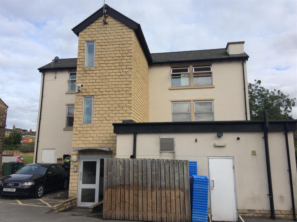 2 bed Apartment for rent in Heckmondwike. From Local Properties Estate Agents - Birstall