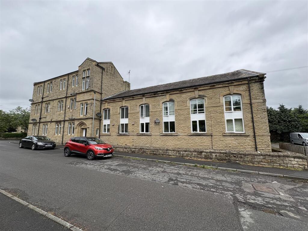2 bed House (unspecified) for rent in Liversedge. From Local Properties Estate Agents - Birstall
