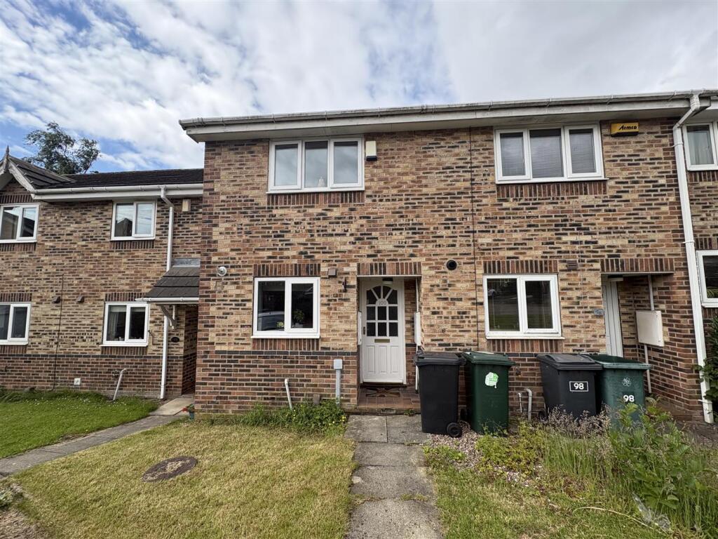 2 bed Town House for rent in Heckmondwike. From Local Properties Estate Agents - Birstall
