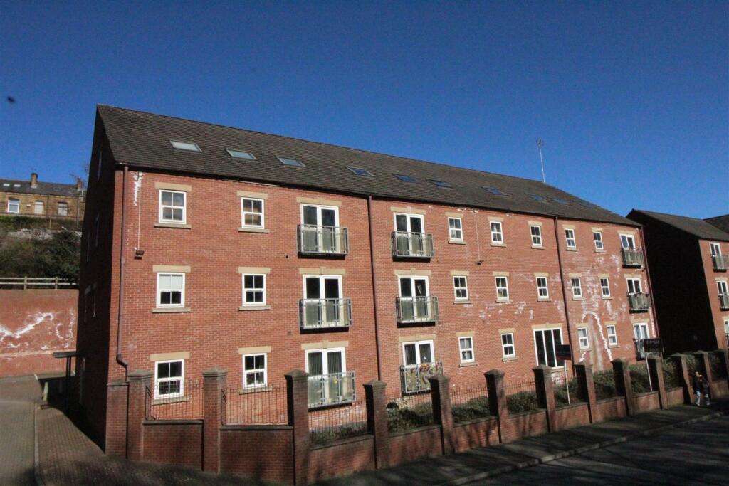 2 bed Apartment for rent in Morley. From Local Properties Estate Agents - Birstall 2 bed Apartment for rent in Morley. From Local Properties Estate Agents - Birstall