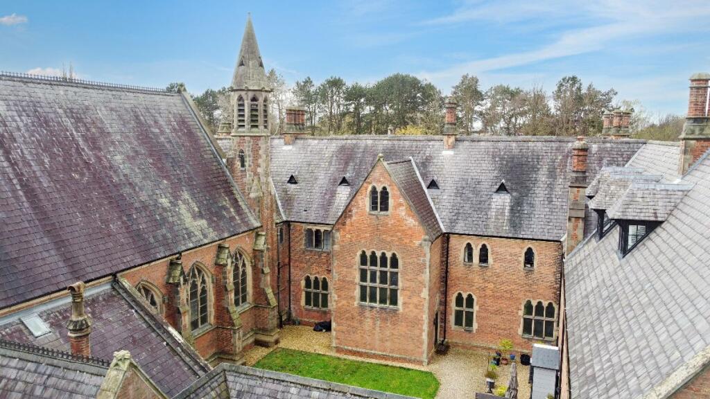 6 bed Chalet type for rent in Darlington. From Anthony Jones Properties - Darlington 6 bed Chalet type for rent in Darlington. From Anthony Jones Properties - Darlington