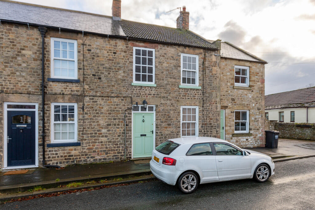 2 bed Cottage for rent in Catterick. From Love Property - North Yorkshire