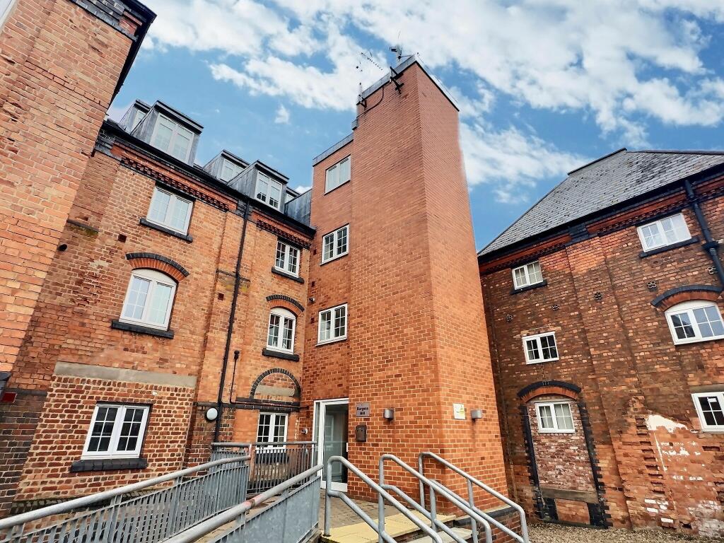 1 bed Apartment for rent in Mackworth. From Hall & Benson Lettings - Allestree 1 bed Apartment for rent in Mackworth. From Hall & Benson Lettings - Allestree