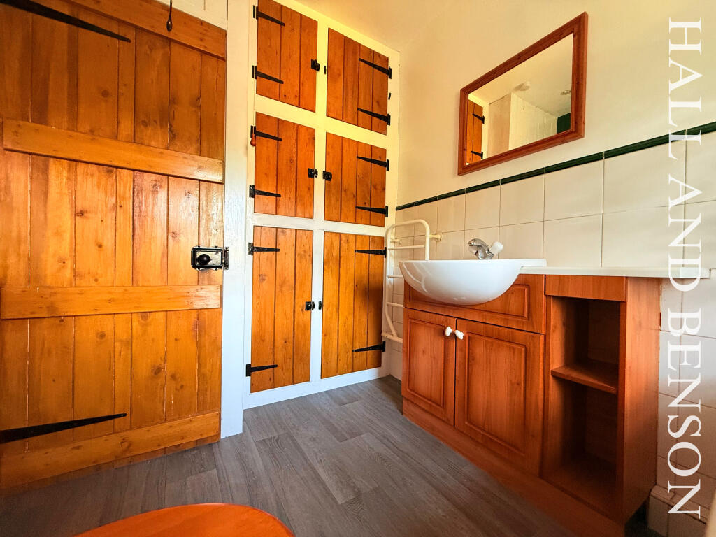 2 bed Cottage for rent in Whatstandwell. From Hall & Benson Lettings - Allestree 2 bed Cottage for rent in Whatstandwell. From Hall & Benson Lettings - Allestree