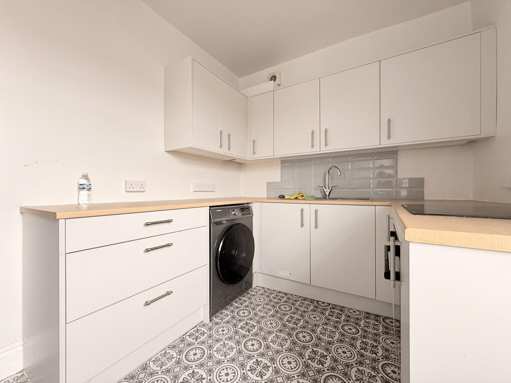 1 bed Apartment for rent in Belper. From Hall & Benson Lettings - Allestree 1 bed Apartment for rent in Belper. From Hall & Benson Lettings - Allestree
