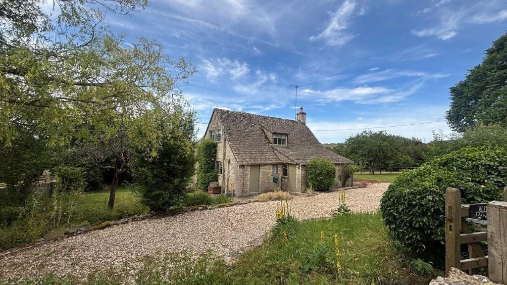 2 bed Cottage for rent in Yanworth. From Butler Sherborn - Burford 2 bed Cottage for rent in Yanworth. From Butler Sherborn - Burford
