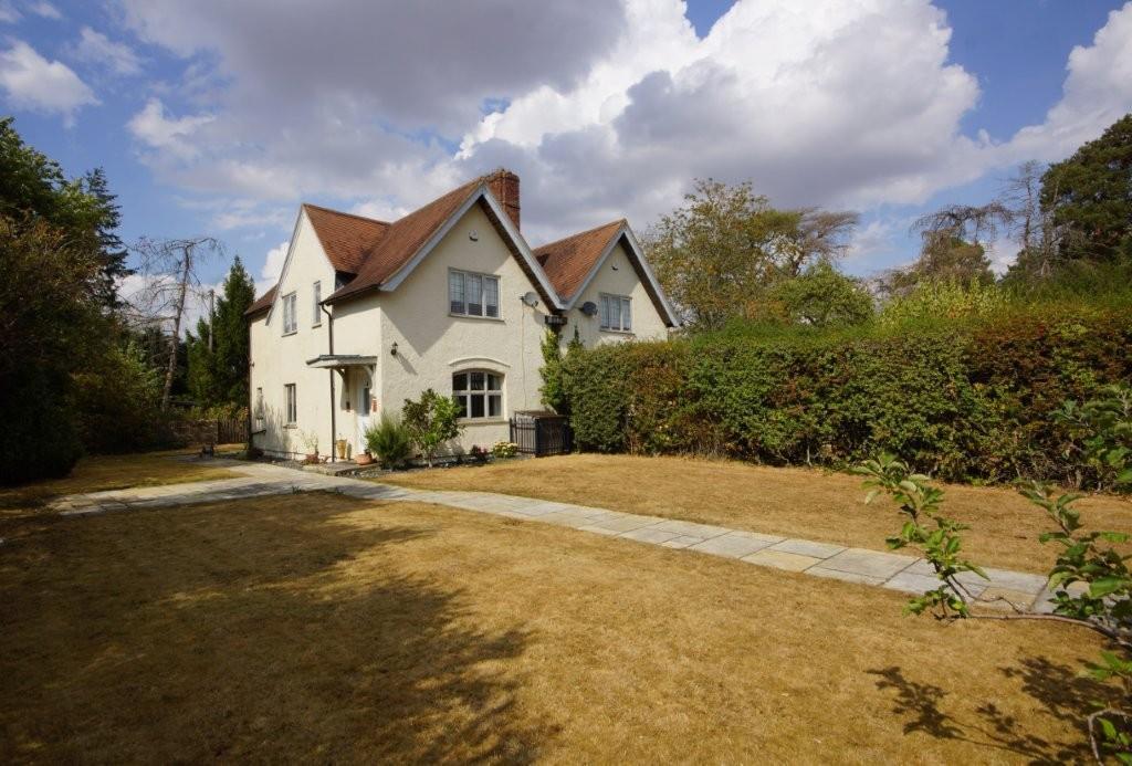 3 bed Semi Detached for rent in Moreton-in-Marsh. From Butler Sherborn - Burford 3 bed Semi Detached for rent in Moreton-in-Marsh. From Butler Sherborn - Burford